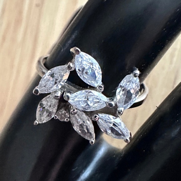 Vintage 925 Sterling Silver Marquise Cluster Ring Size 8.5 Swarovski Crystals - Picture 3 of 9